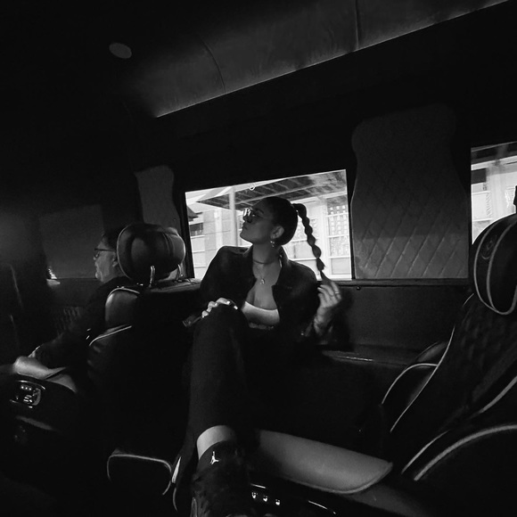 Meet your Posher, Alexa - Picture 3 of 3